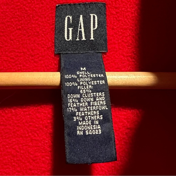 Gap Women’s Quilted Fleece Lined Puffer Vest - Picture 6 of 7